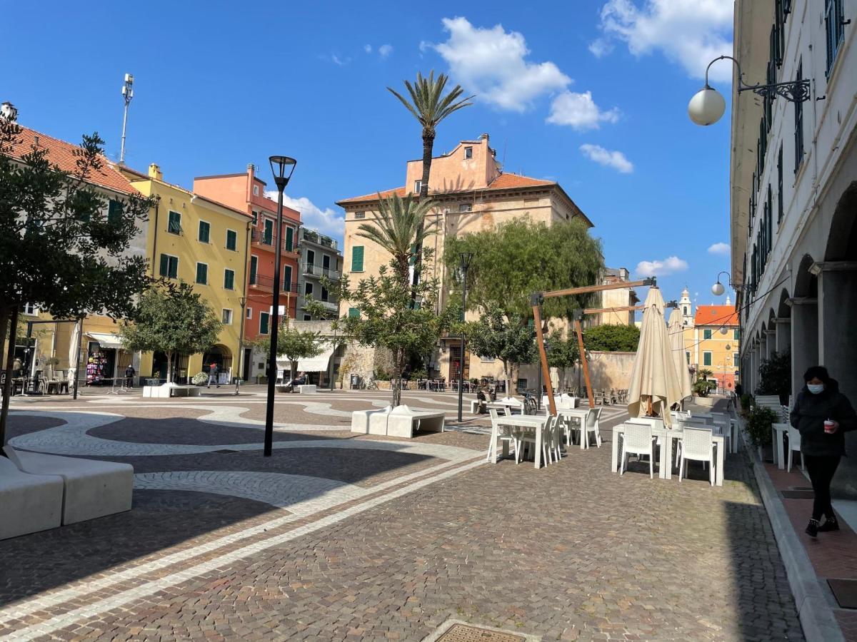 Appartamento Stella Marina In Pieno Centro Di Pietra Ligure Sulla Passeggiata E A Un Passo Dal Mare Dış mekan fotoğraf