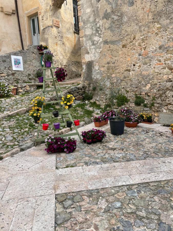 Appartamento Stella Marina In Pieno Centro Di Pietra Ligure Sulla Passeggiata E A Un Passo Dal Mare Dış mekan fotoğraf