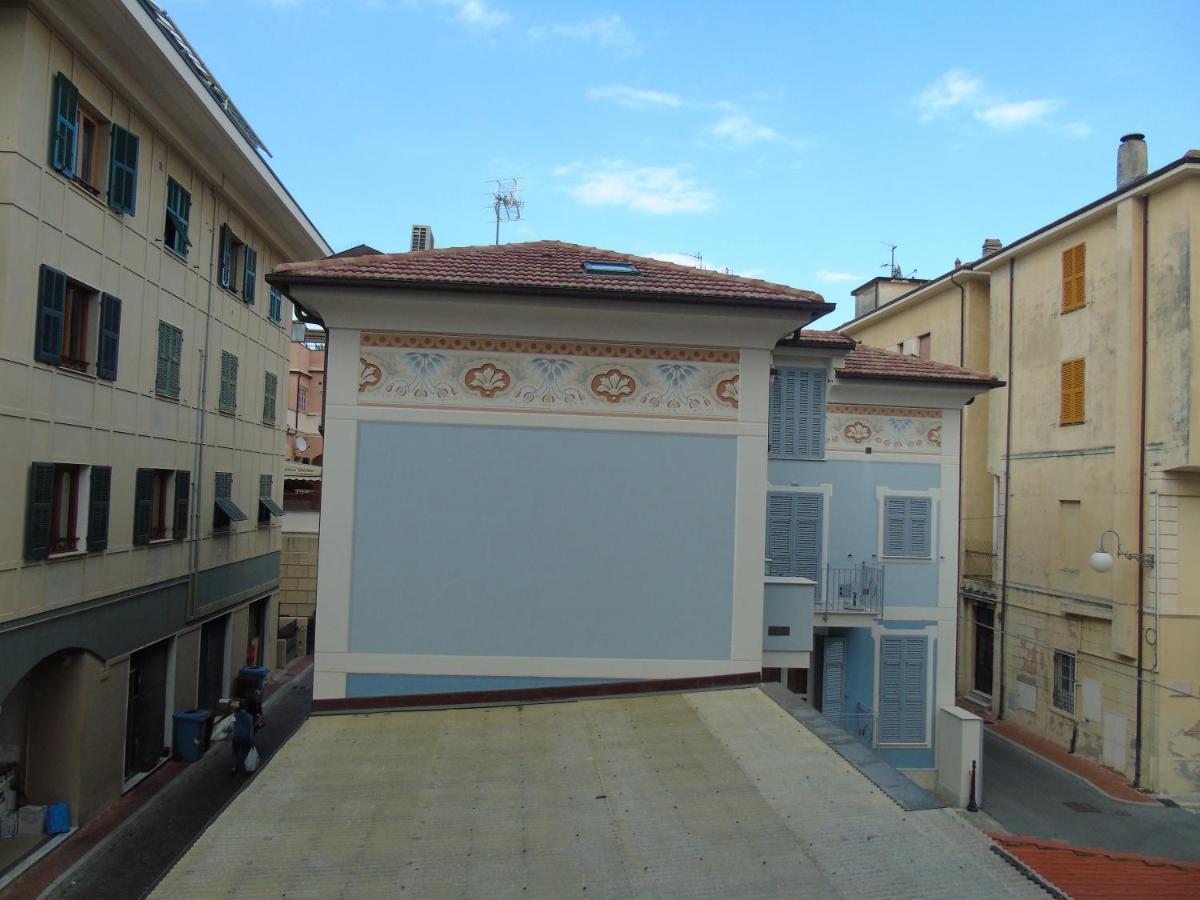 Appartamento Stella Marina In Pieno Centro Di Pietra Ligure Sulla Passeggiata E A Un Passo Dal Mare Dış mekan fotoğraf